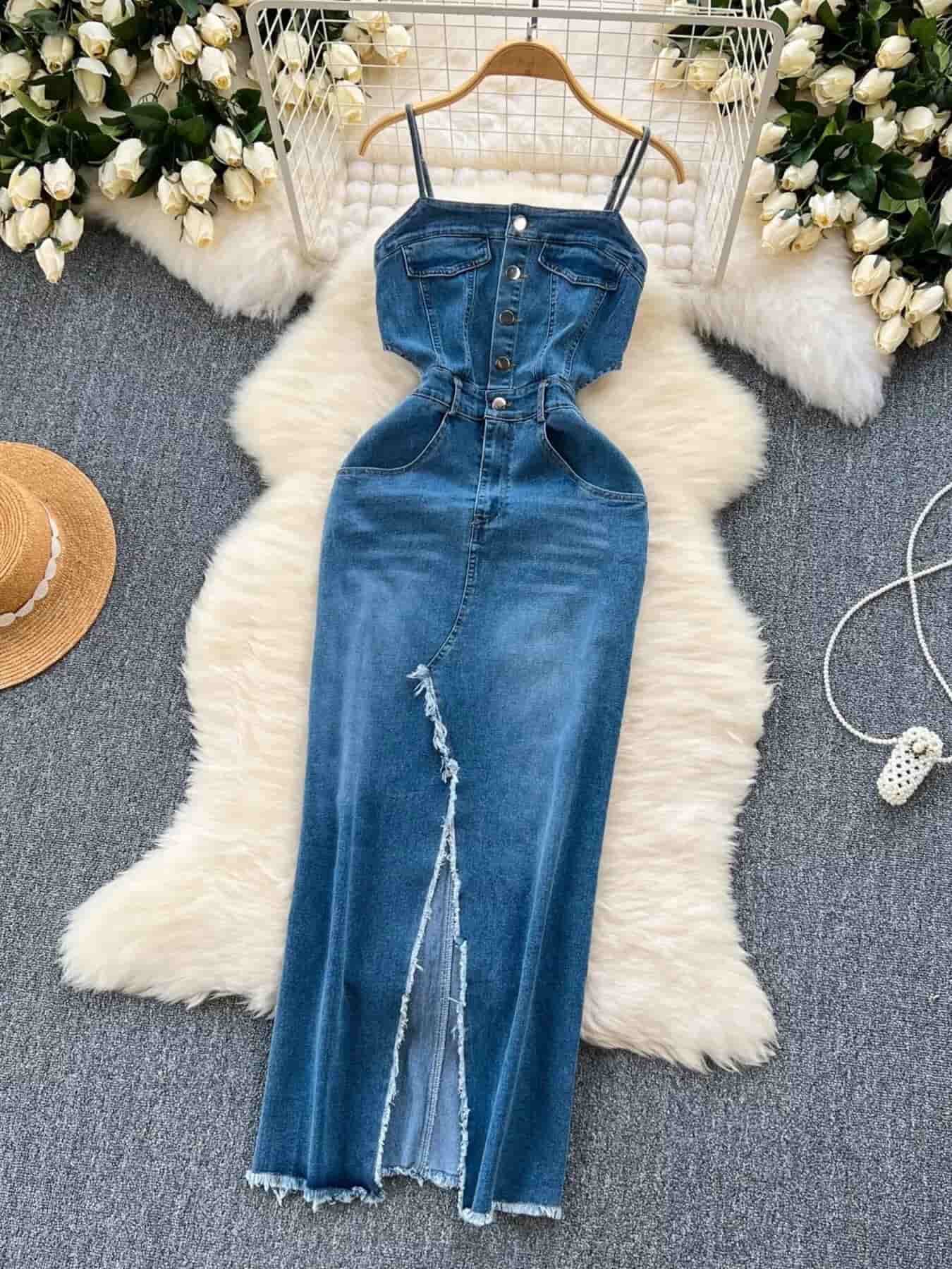 Robe en jean sans manches à fente et ourlet effiloché pour femme