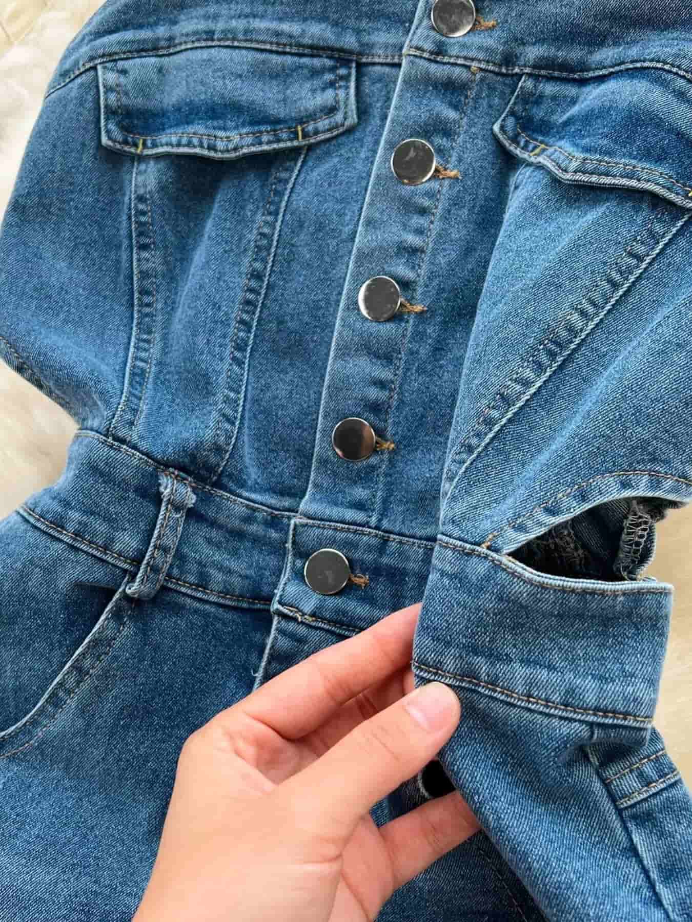 Robe en jean sans manches à fente et ourlet effiloché pour femme