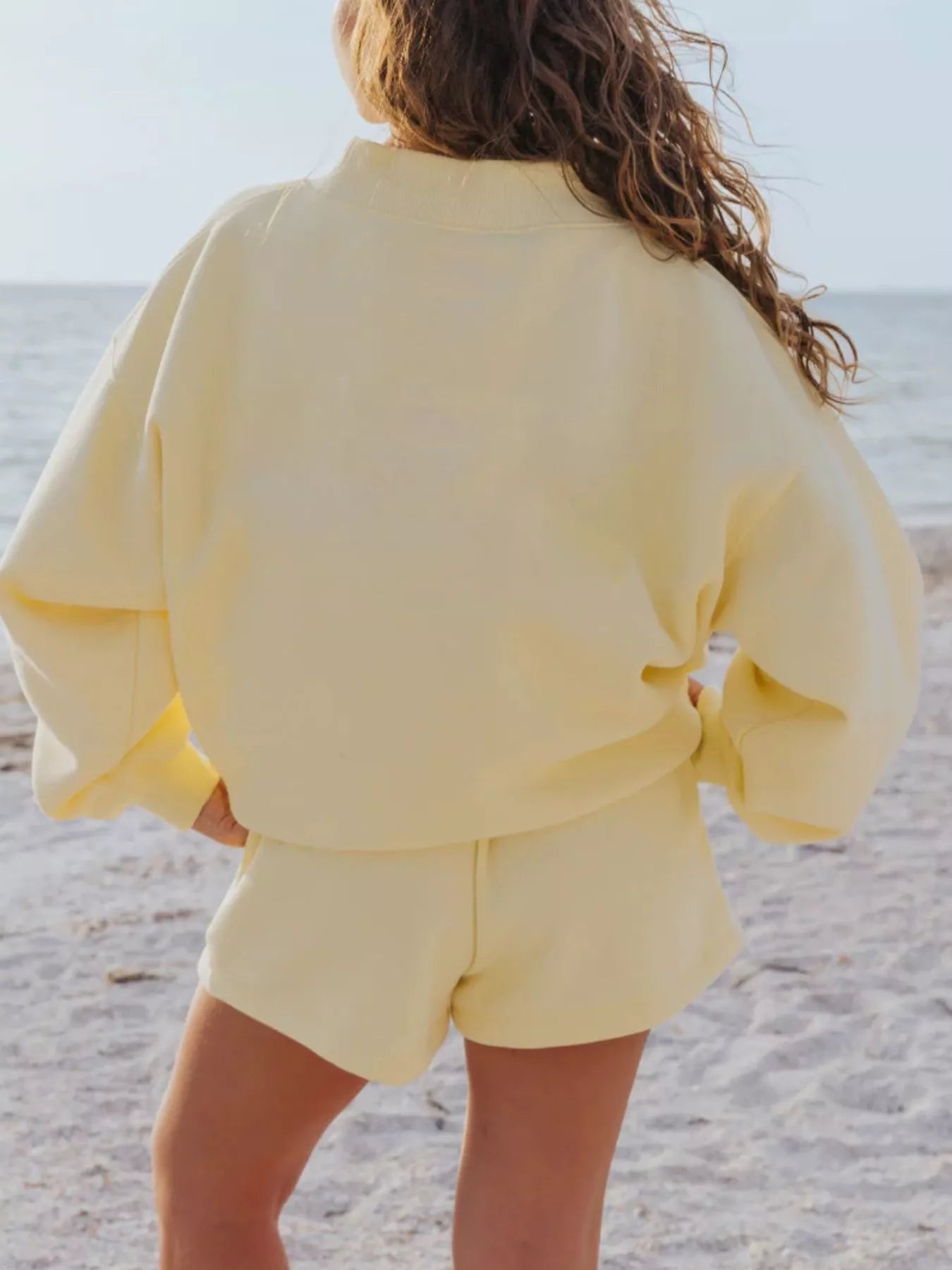 Women's shorts and sweatshirt set relaxed two-piece outfit